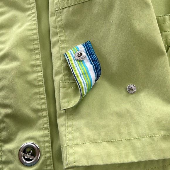 Mackintosh New England green spring rain jacket.  Removable hood.  Size Medium. - Picture 10 of 14